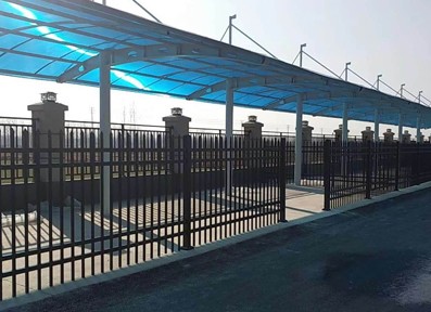 郑州医院防雨棚围墙护栏安装效果